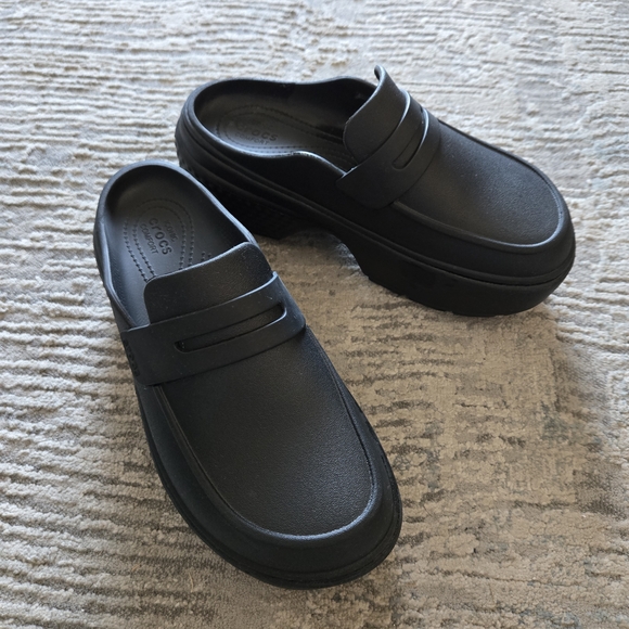 CROCS Shoes - CROCS Black Platform Loafer Flats